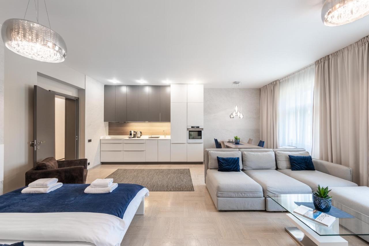 New Luxury Apt With Ac&Parking In The Center Of Prague Lägenhet Exteriör bild